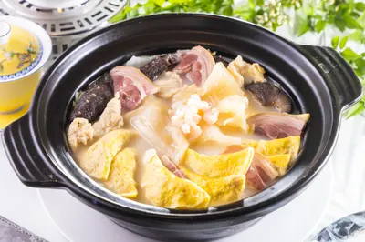 Braised Fish Maw with Chinese Cabbage Casserole