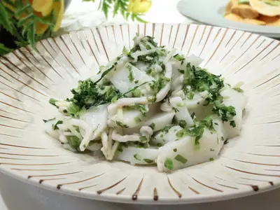 Fried Rice Cake with Preserved Snow Cabbage and Minced Pork