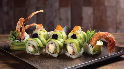Soft Shell Crab and Avocado Roll (8 pcs)