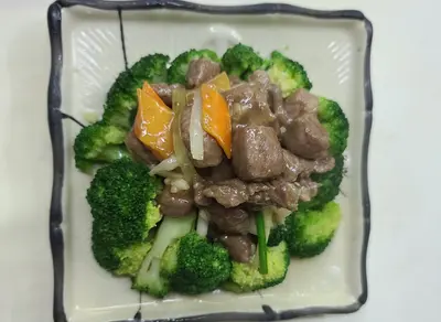 Bite-sized Beef with Broccoli
