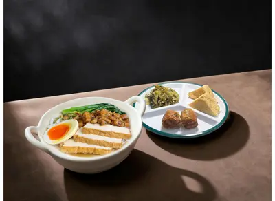 Popular Braised Pork Rice Noodle Soup