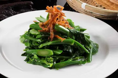 Sautéed Kale with Dried Fish