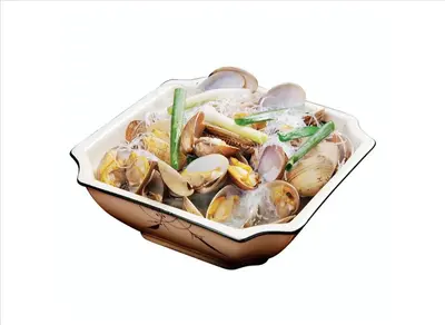 Poached Clams in Broth