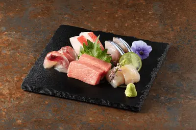 Selected Seasonal Sashimi Platter (10 pcs.)